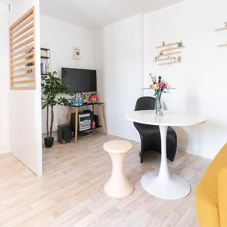 Apartmán Souvenirs D'Enfance-La Bonne Marienne-La Madeleine Angers Exteriér fotografie