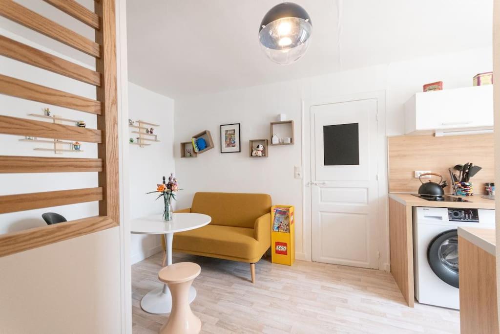 Apartmán Souvenirs D'Enfance-La Bonne Marienne-La Madeleine Angers Exteriér fotografie
